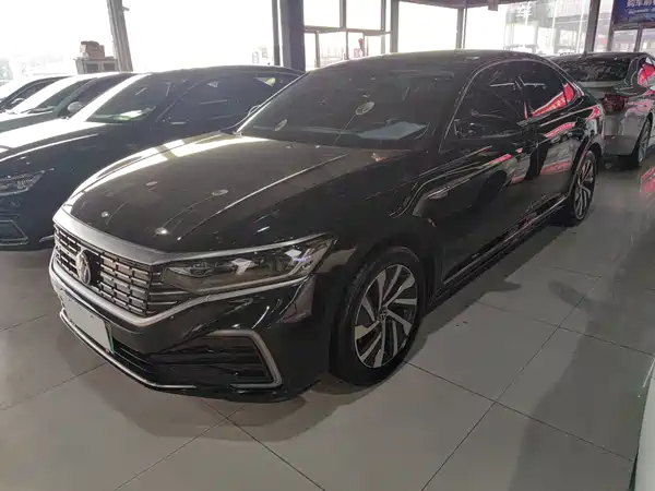 Volkswagen Passat PHEV 2022