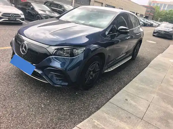 Mercedes-Benz EQE SUV 2023