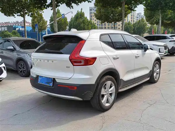 Volvo XC40 2023, фото 4