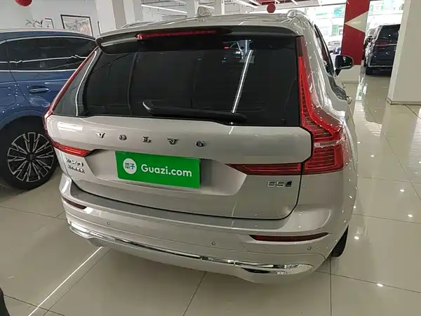 Volvo XC60 2022, фото 5