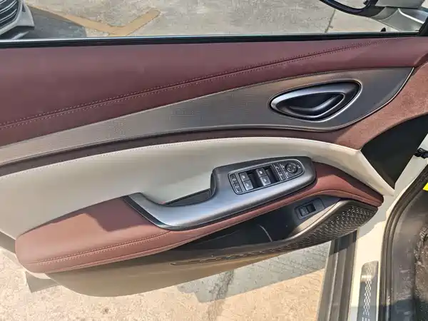 BYD Seal 07 DM-i 2025, фото 8