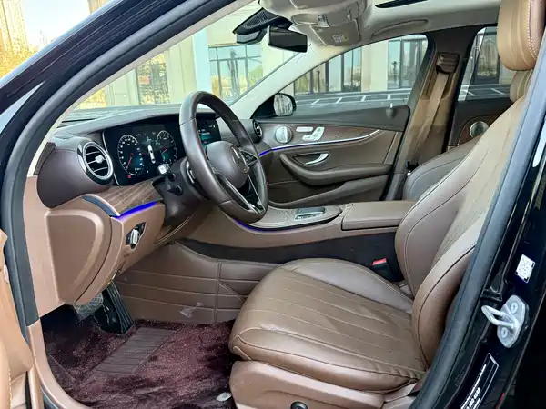 Mercedes-Benz E-Class 2023, фото 7