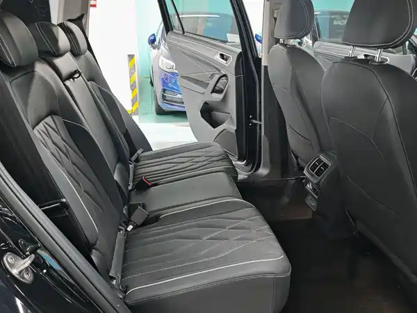 Volkswagen Tiguan L 2023, фото 10