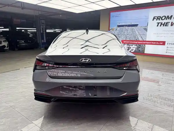 Hyundai Elantra 2022, фото 6