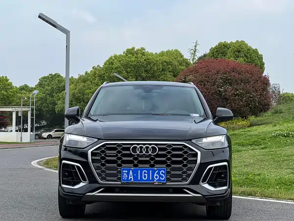Audi Q5L 2022, фото 2