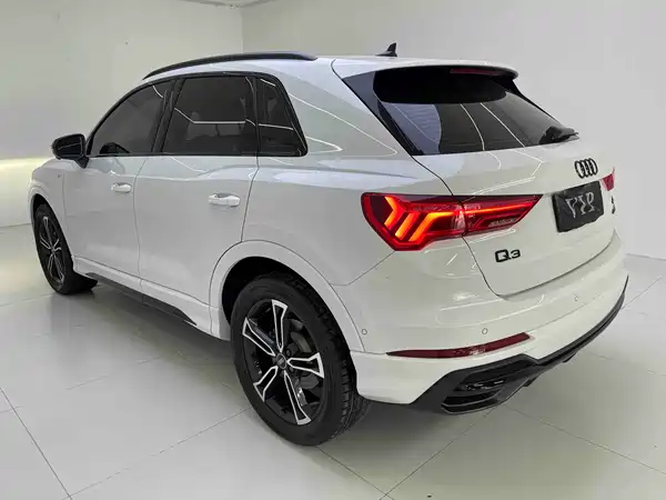 Audi Q3 2022, фото 6