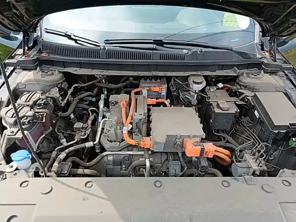 Hongqi E-QM5 2023, фото 24