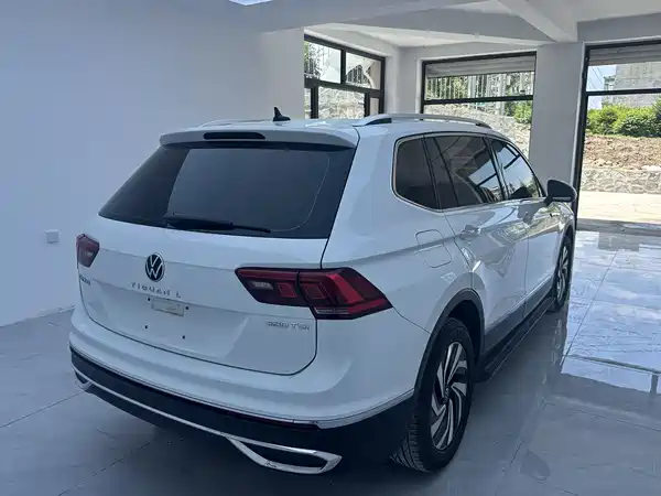 Volkswagen Tiguan L 2023, фото 5