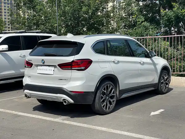BMW X1 2022, фото 2