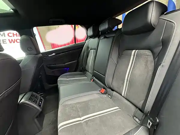 Volkswagen Golf 2023, фото 16