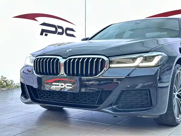BMW 5 Series 2023, фото 4