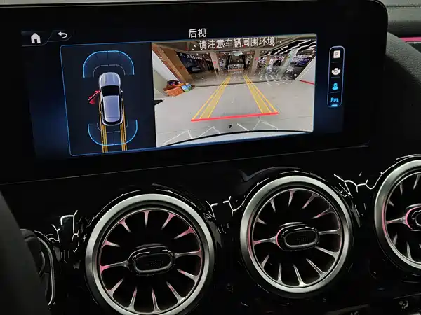 Mercedes-Benz GLA 2025, фото 13