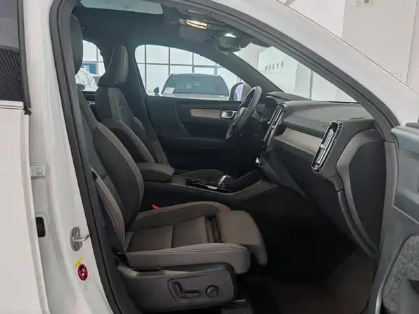 Volvo XC40 2024, фото 22