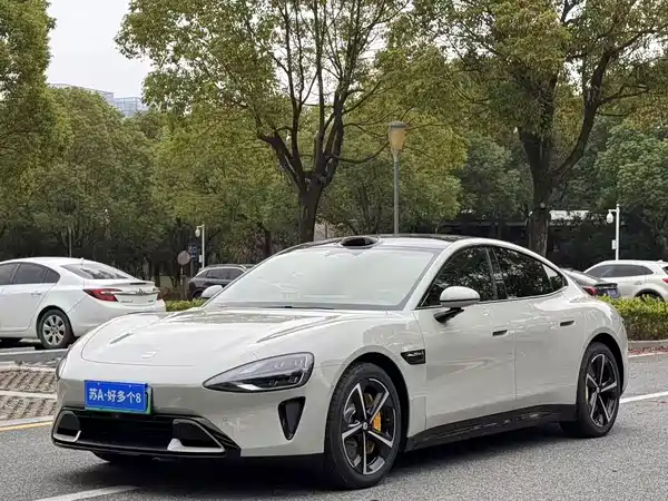 Xiaomi SU7 2024