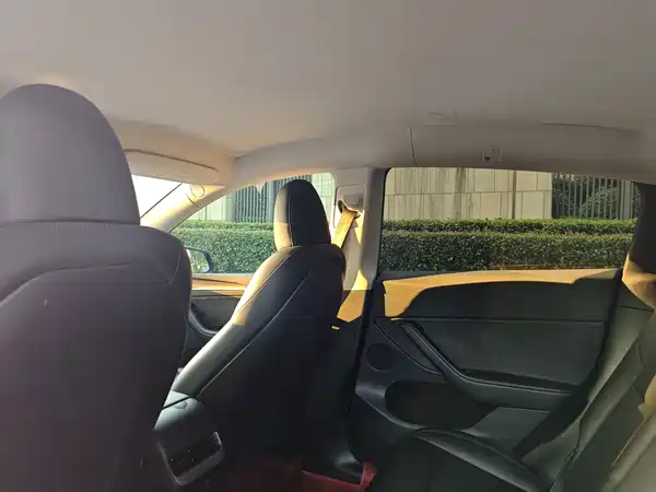 Tesla Model Y 2022, фото 5
