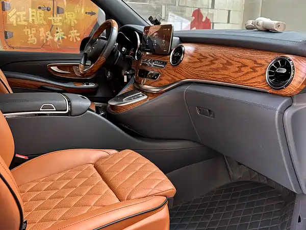Mercedes-Benz V-Class 2022, фото 12