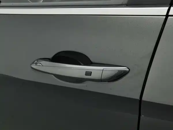 Hyundai Elantra 2023, фото 18