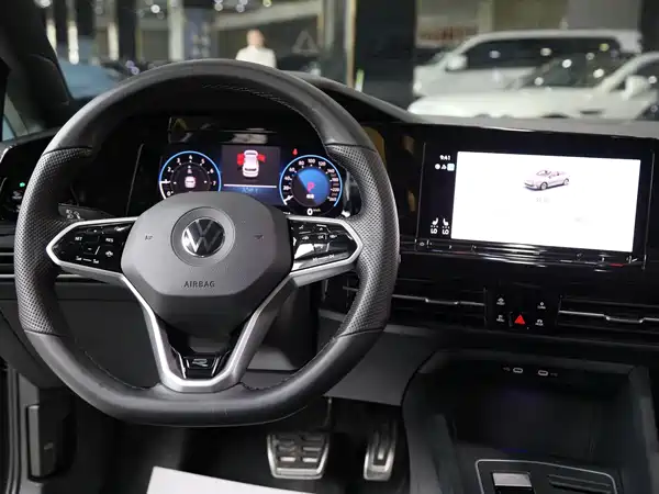 Volkswagen Golf 2023, фото 9