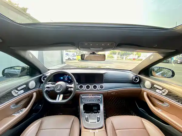 Mercedes-Benz E-Class 2023, фото 8