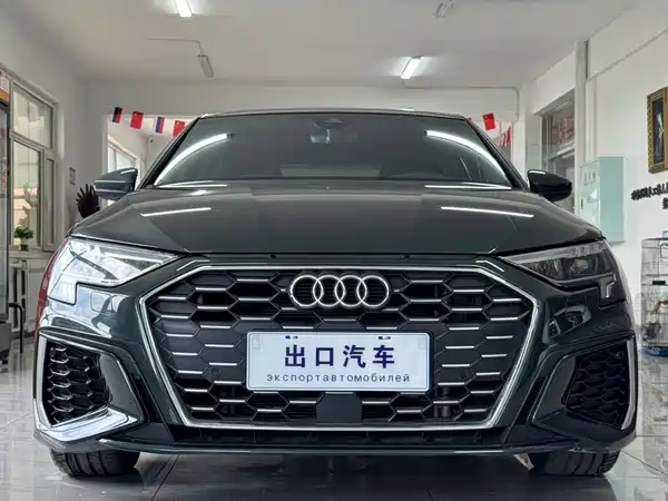 Audi A3 2023, фото 2