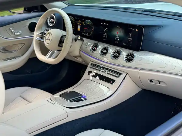 Mercedes-Benz E-Class 2023, фото 9