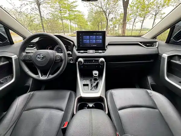 Toyota RAV4 2023, фото 7