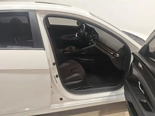Hyundai Elantra 2022, фото 8