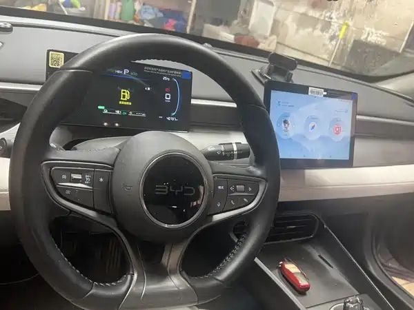 BYD Seal 05 DM-i 2025, фото 4
