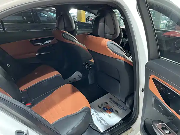 Mercedes-Benz C-Class 2024, фото 6