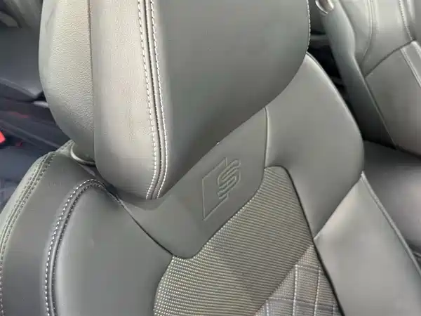 Audi A8 2023, фото 19