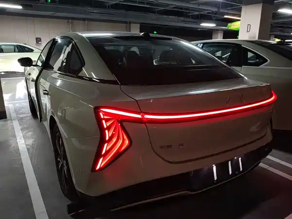 Hongqi EH7 2025, фото 5