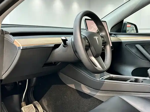 Tesla Model Y 2022, фото 18