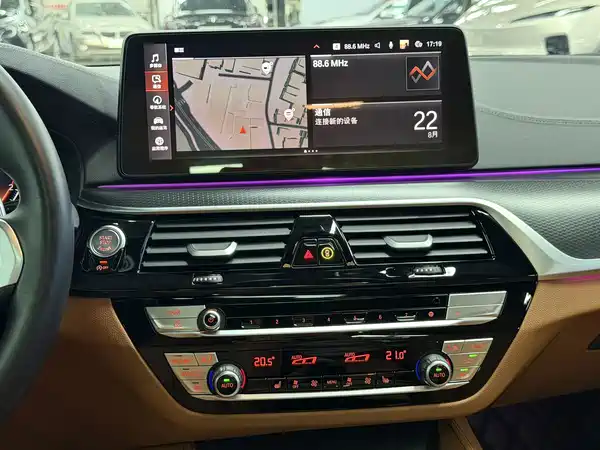 BMW 5 Series 2022, фото 17