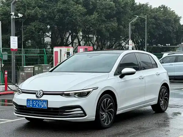 Volkswagen Golf 2023