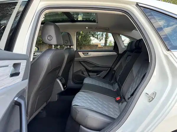 Volkswagen Sagitar 2023, фото 7