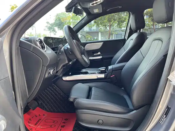 Mercedes-Benz GLB 2023, фото 7
