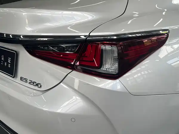Lexus ES 2023, фото 12