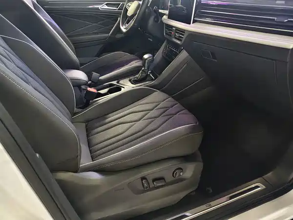 Volkswagen Tiguan L 2023, фото 11