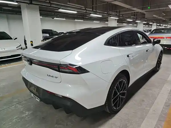 Changan UNI-V iDD 2024, фото 6