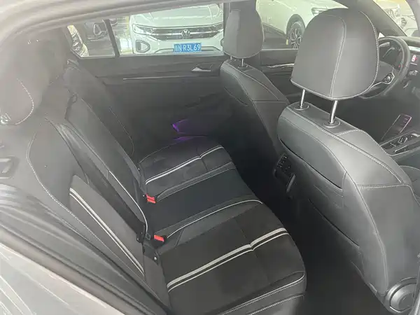 Volkswagen Golf 2023, фото 5