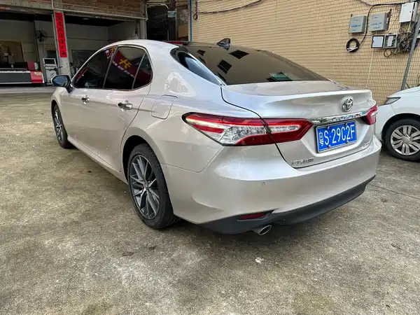 Toyota Camry 2021, фото 4