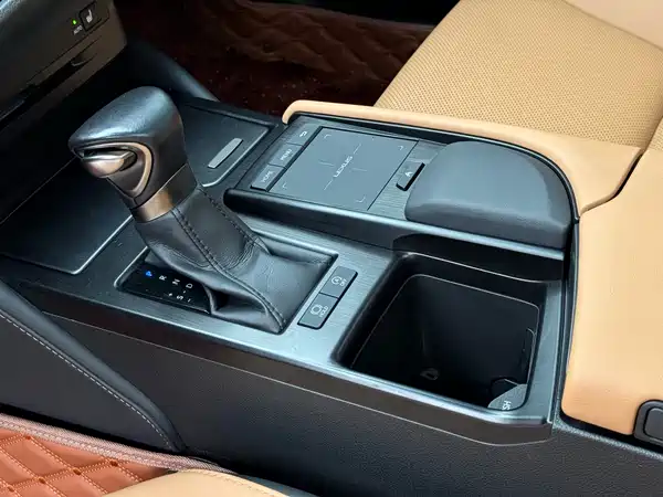 Lexus ES 2021, фото 17