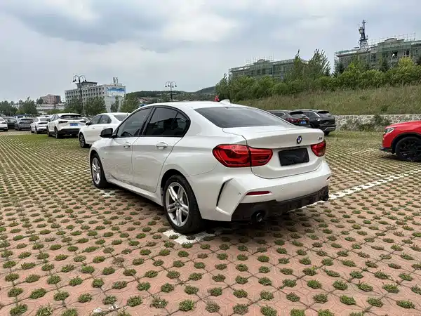 BMW 1 Series 2022, фото 6