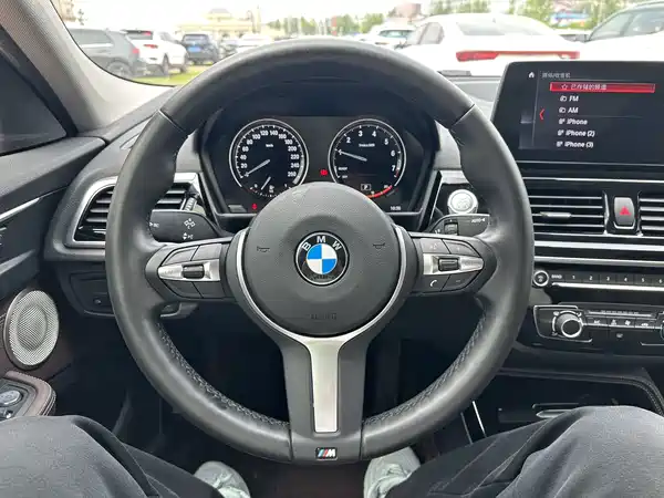 BMW 1 Series 2022, фото 13