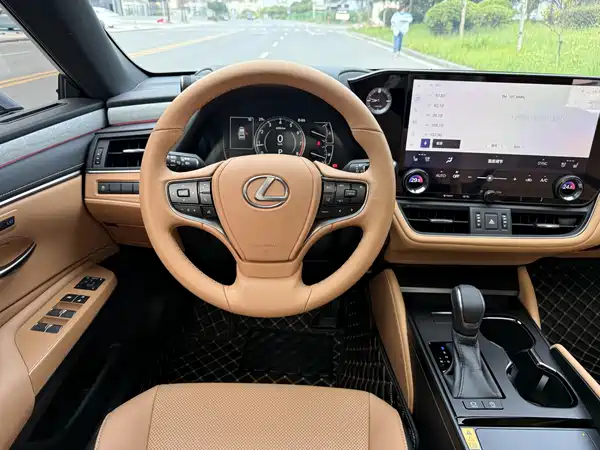 Lexus ES 2025, фото 11
