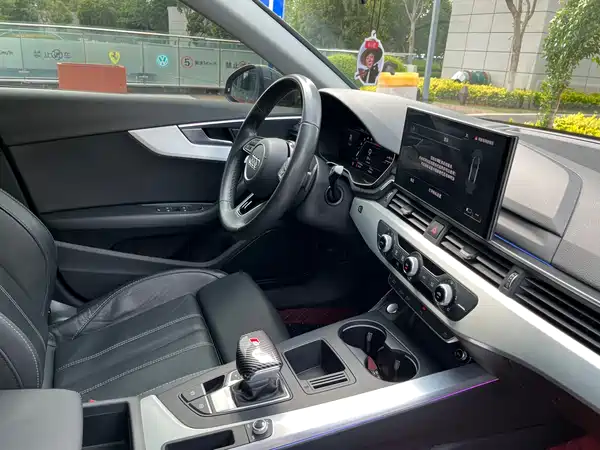 Audi A4L 2022, фото 22