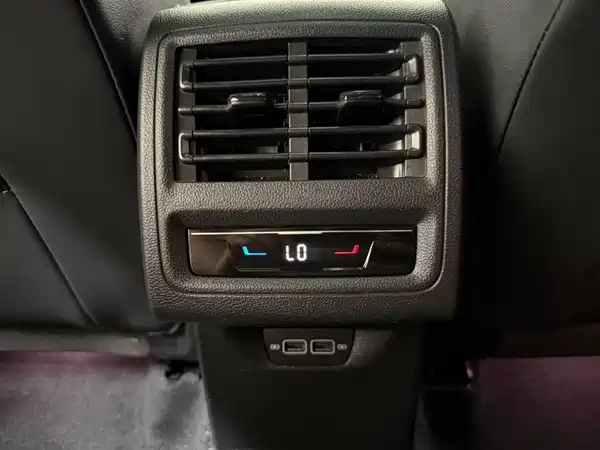 Volkswagen Golf 2023, фото 19