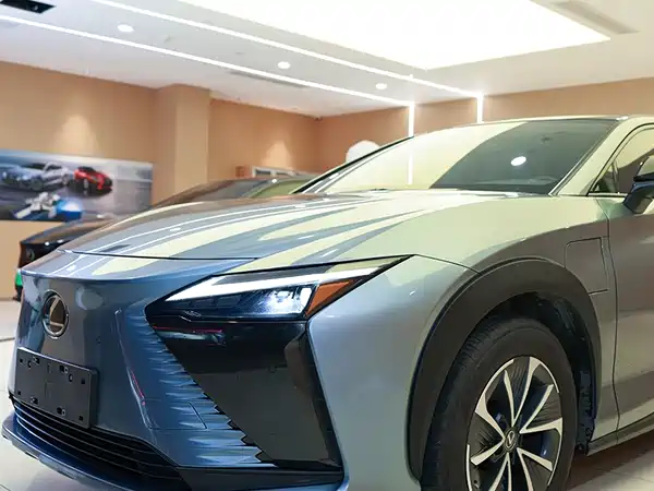 Lexus RZ 2023