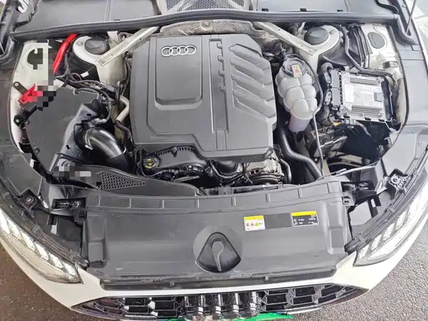 Audi A4L 2023, фото 10