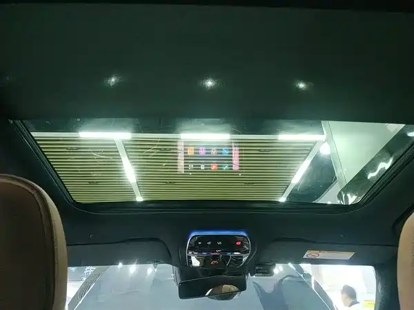 Mercedes-Benz E-Class 2024, фото 13